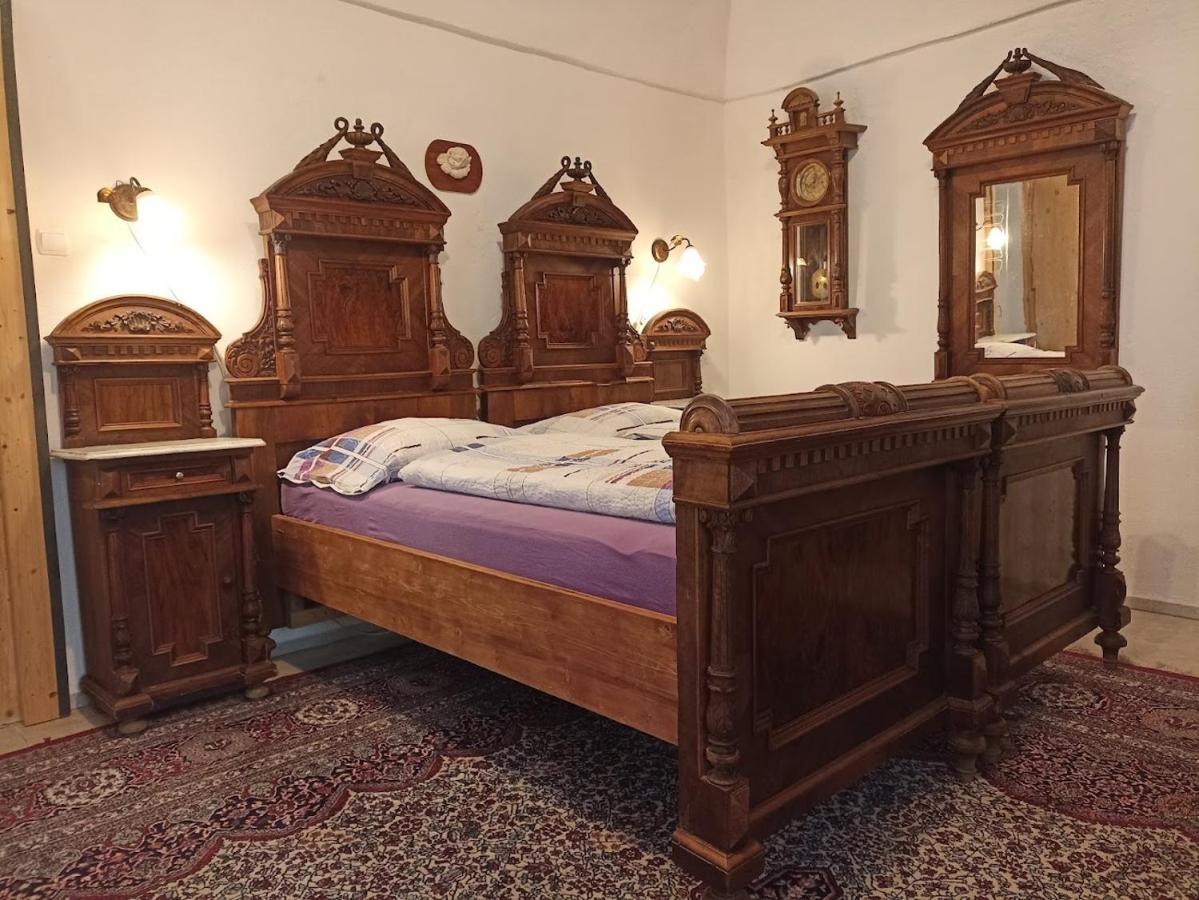 Zemianska Kuria Vachtar Hotel Kralova Lehota Exterior foto