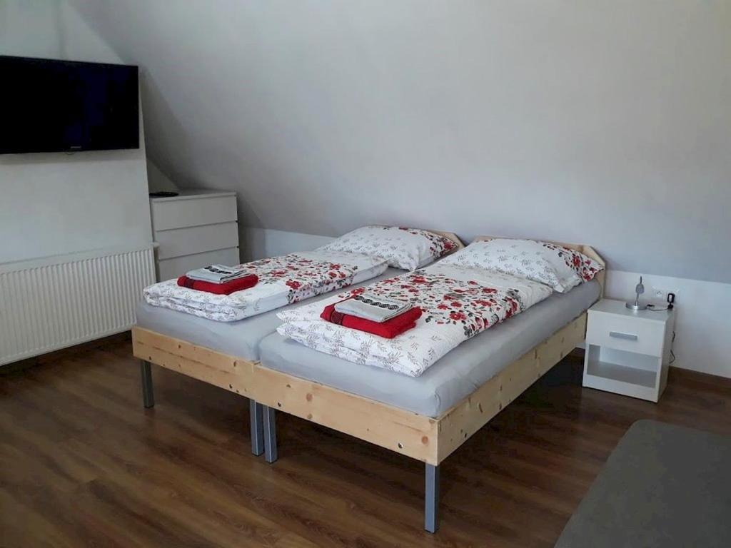 Zemianska Kuria Vachtar Hotel Kralova Lehota Exterior foto