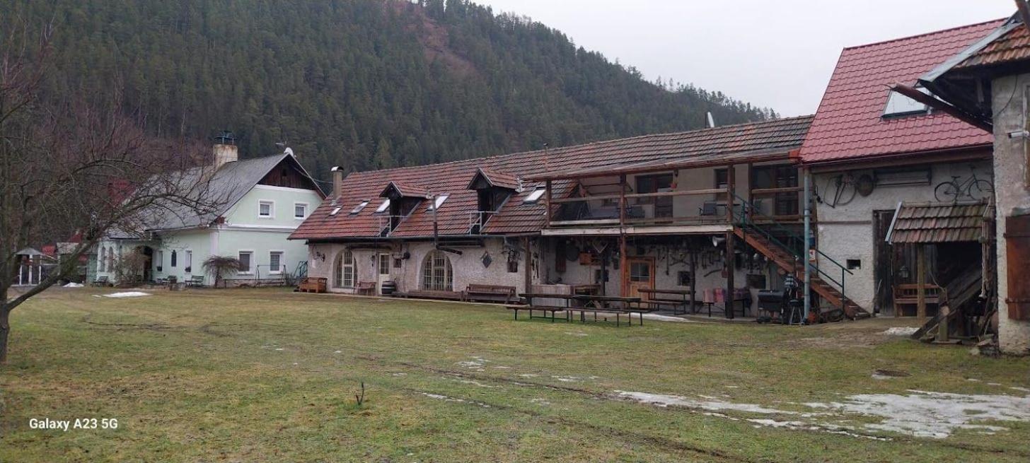 Zemianska Kuria Vachtar Hotel Kralova Lehota Exterior foto