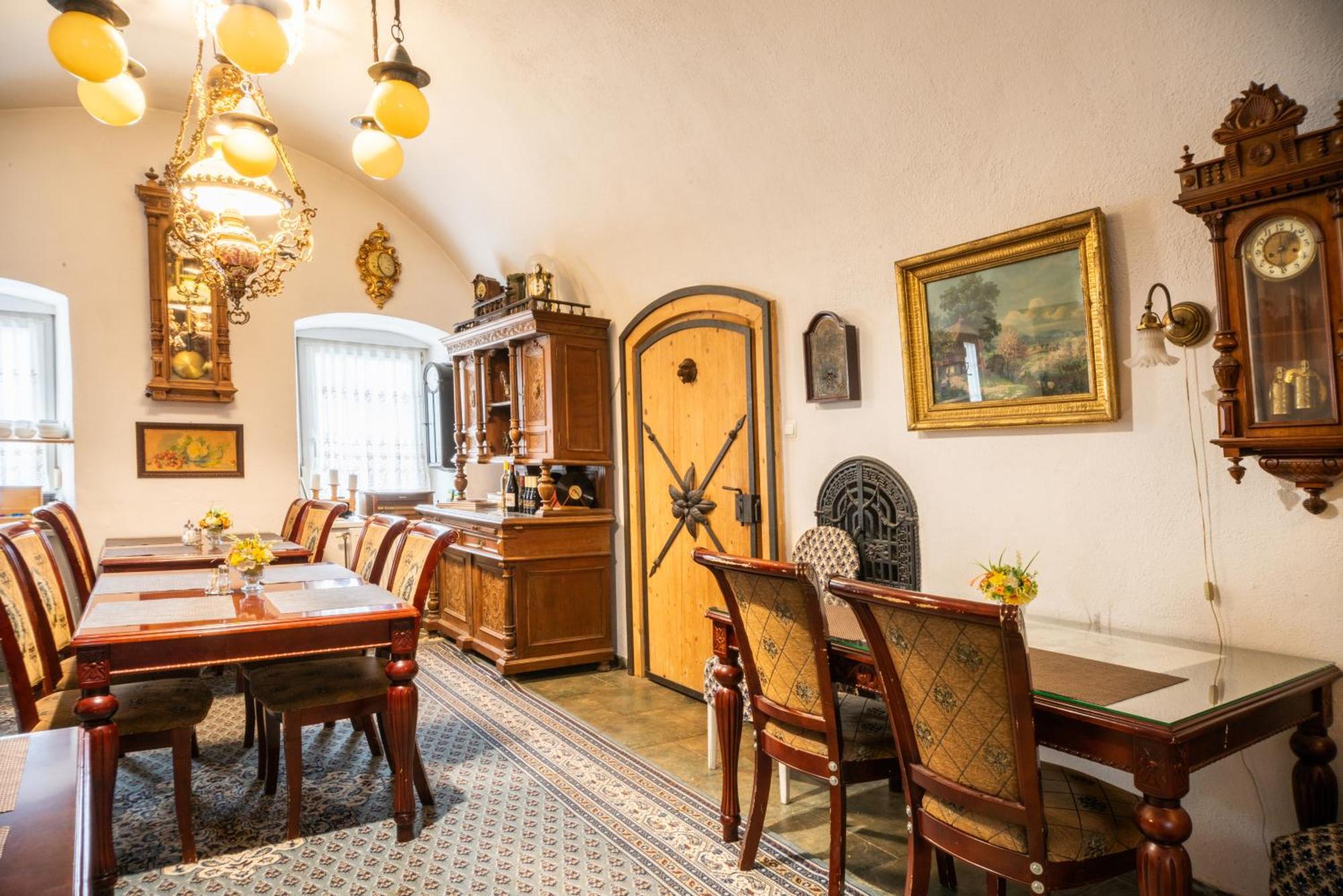 Zemianska Kuria Vachtar Hotel Kralova Lehota Exterior foto