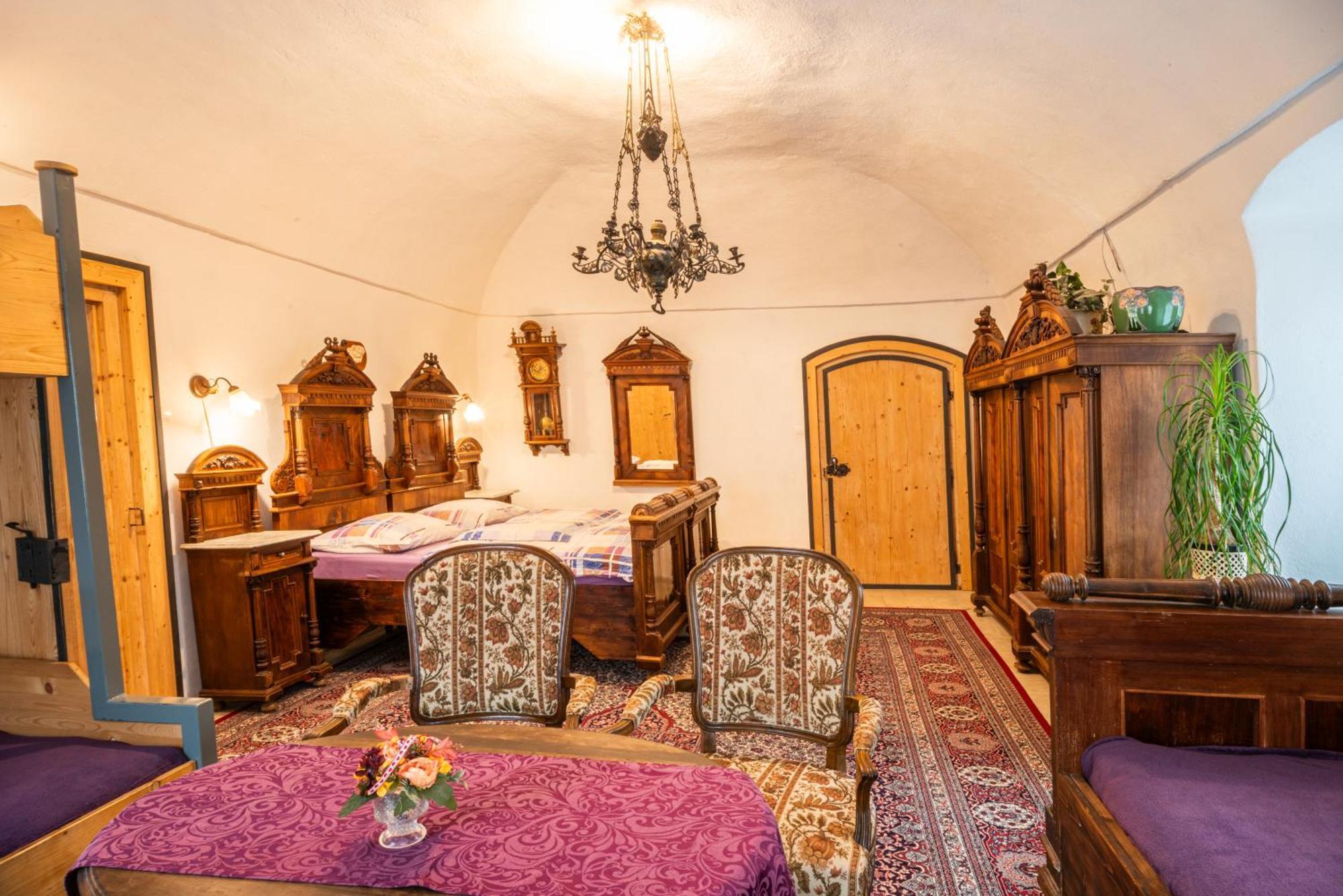 Zemianska Kuria Vachtar Hotel Kralova Lehota Exterior foto